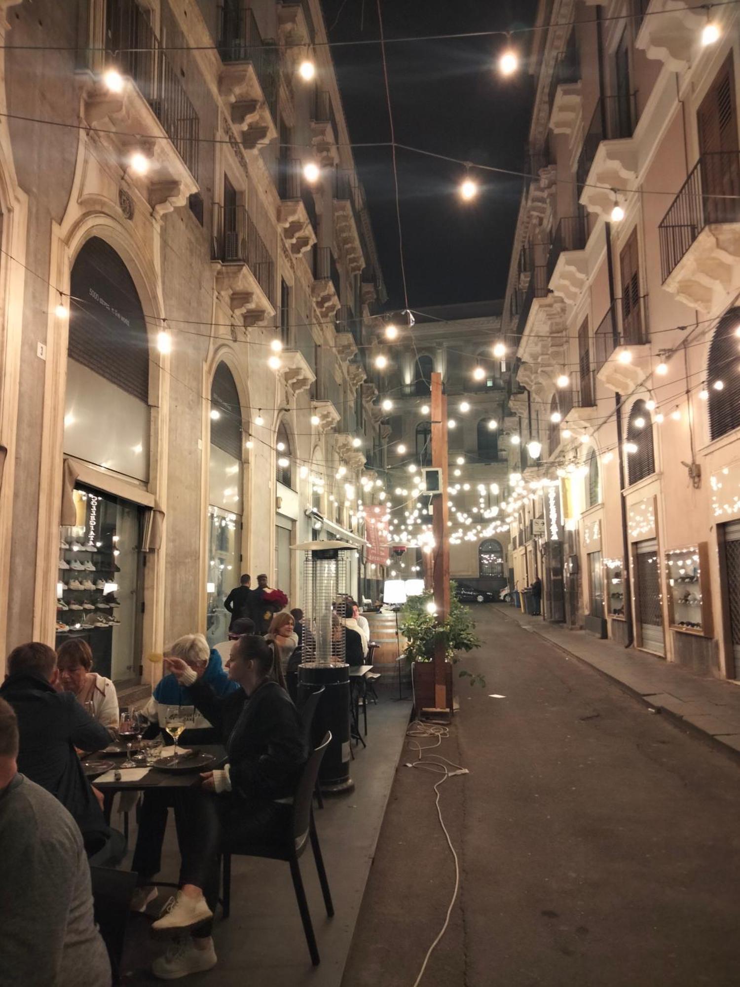 Etna Timeo Central Apartment In Baroque Building Катания Экстерьер фото
